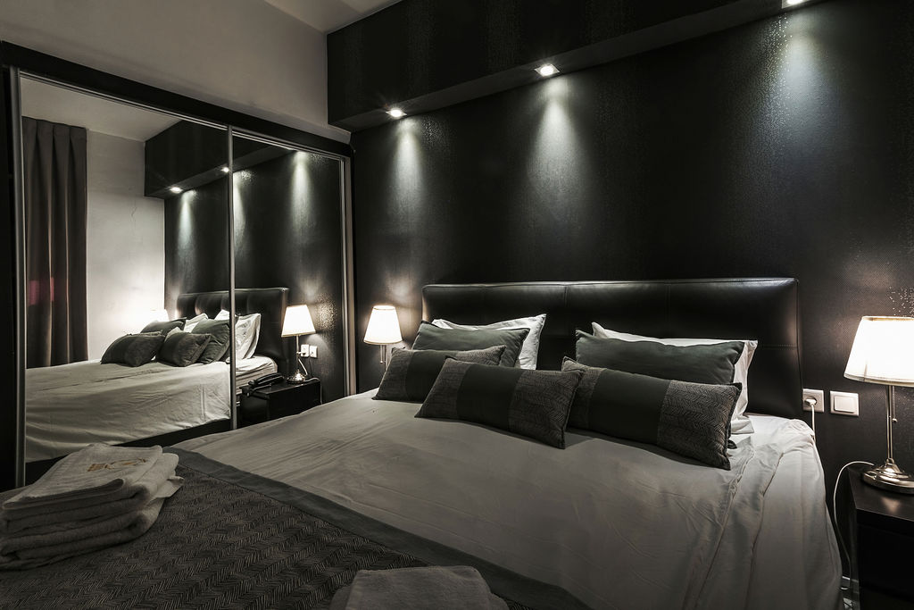 Deluxe Suite — 8