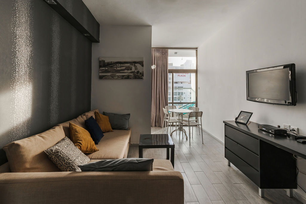 Deluxe Suite — 5
