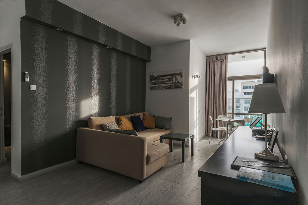 Deluxe Suite — 4
