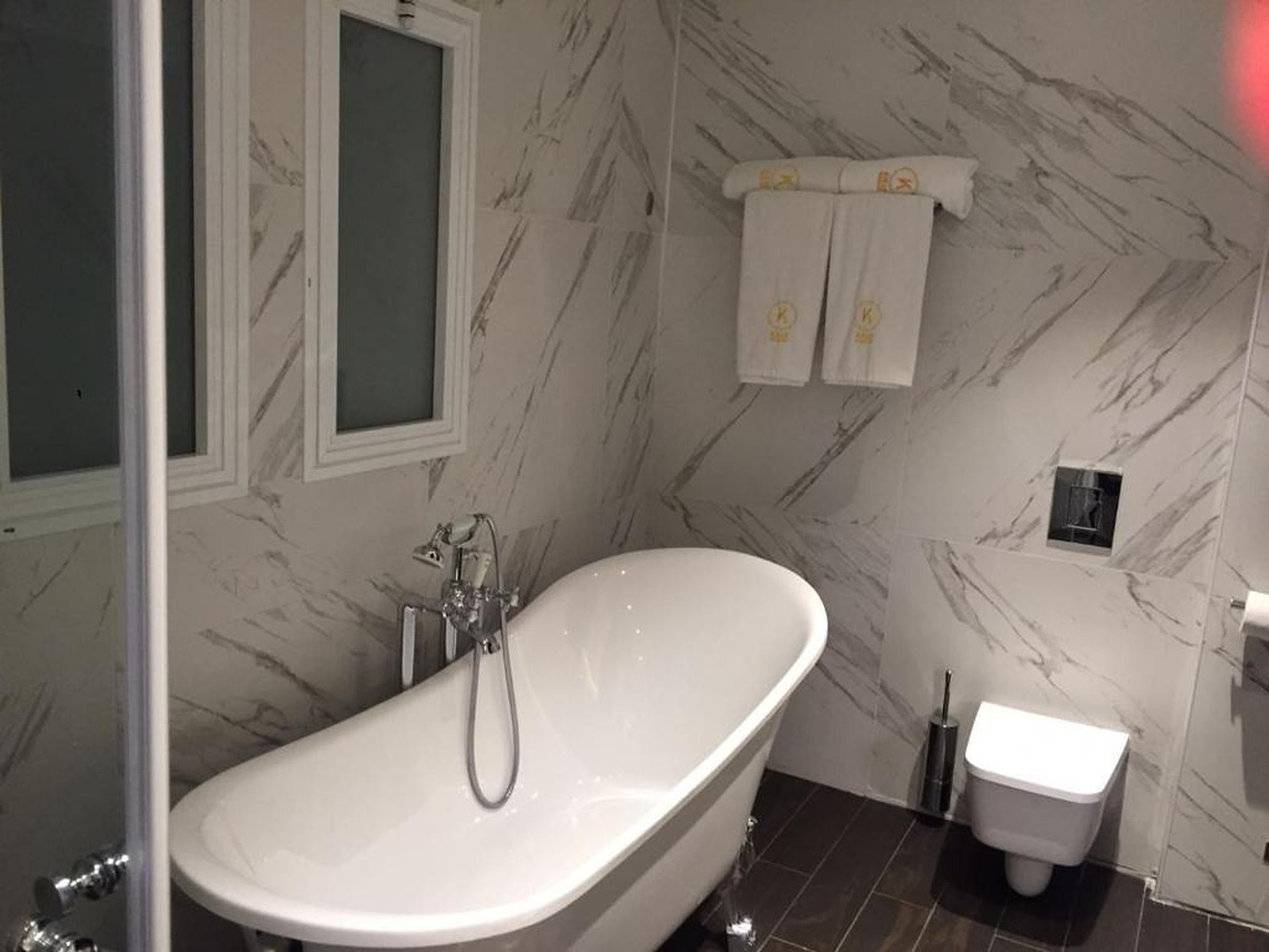 Deluxe Suite — 12